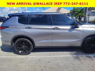 2022 Mitsubishi Outlander SE