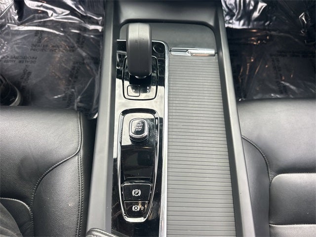 2024 Volvo S60 B5 Core Dark Theme