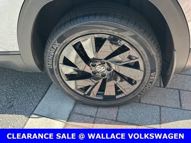 2024 Volkswagen Atlas Cross Sport 2.0T SE w/Technology