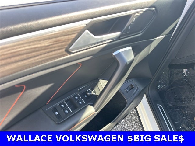2024 Volkswagen Tiguan 2.0T Wolfsburg Edition