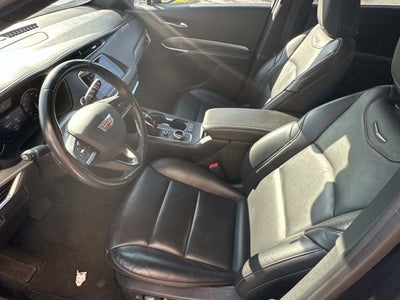 2023 Cadillac XT4 FWD Premium Luxury