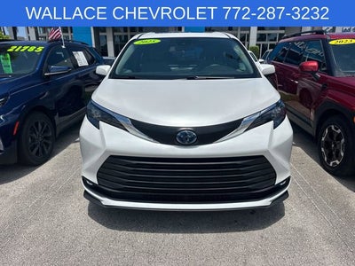 2025 Toyota Sienna XLE