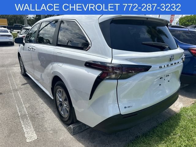 2025 Toyota Sienna XLE